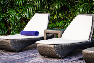 Transat, bain de soleil ou chilienne : comment faire le bon choix pour son jardin ?